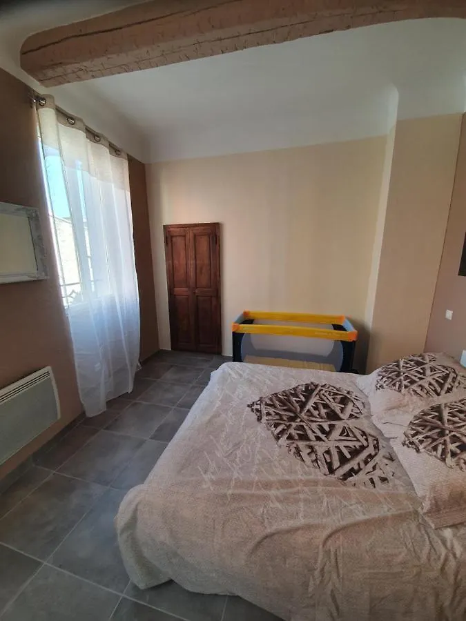 Апартаменты Maison De Village A Carces Франция